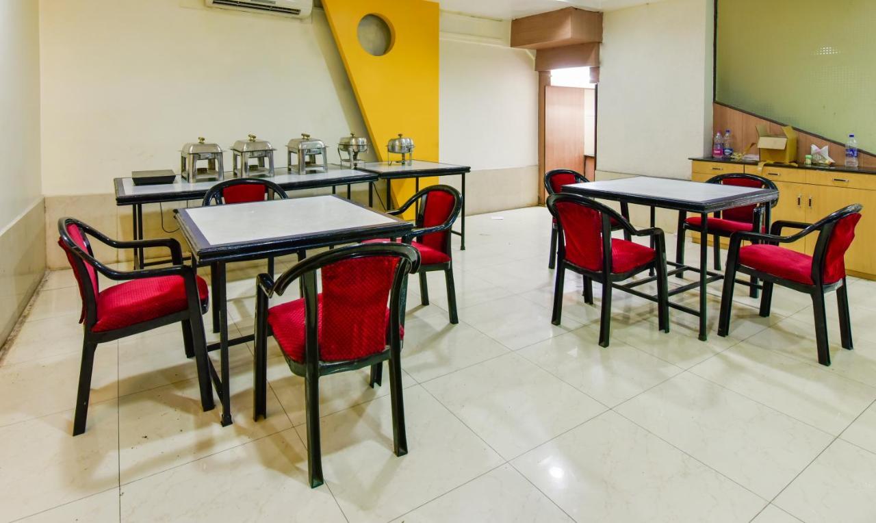 Hotel Kanishka Rāipur Esterno foto