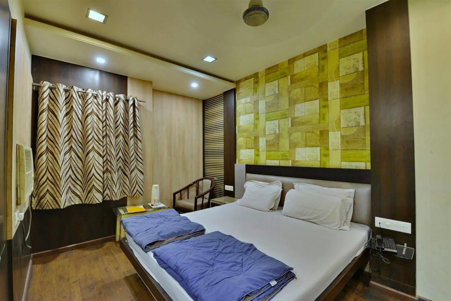Hotel Kanishka Rāipur Esterno foto