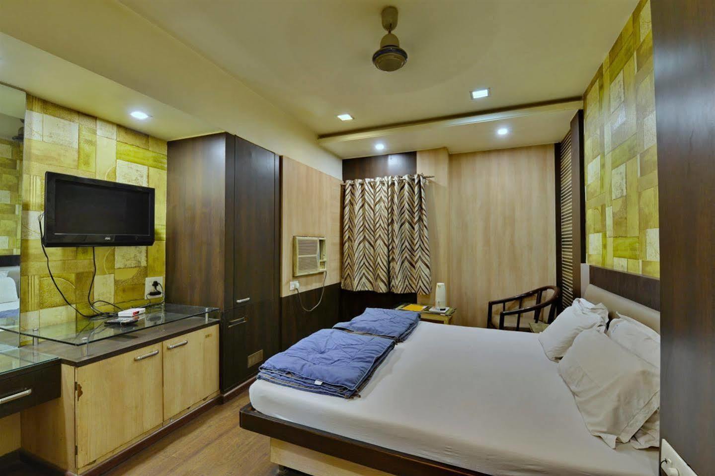Hotel Kanishka Rāipur Esterno foto