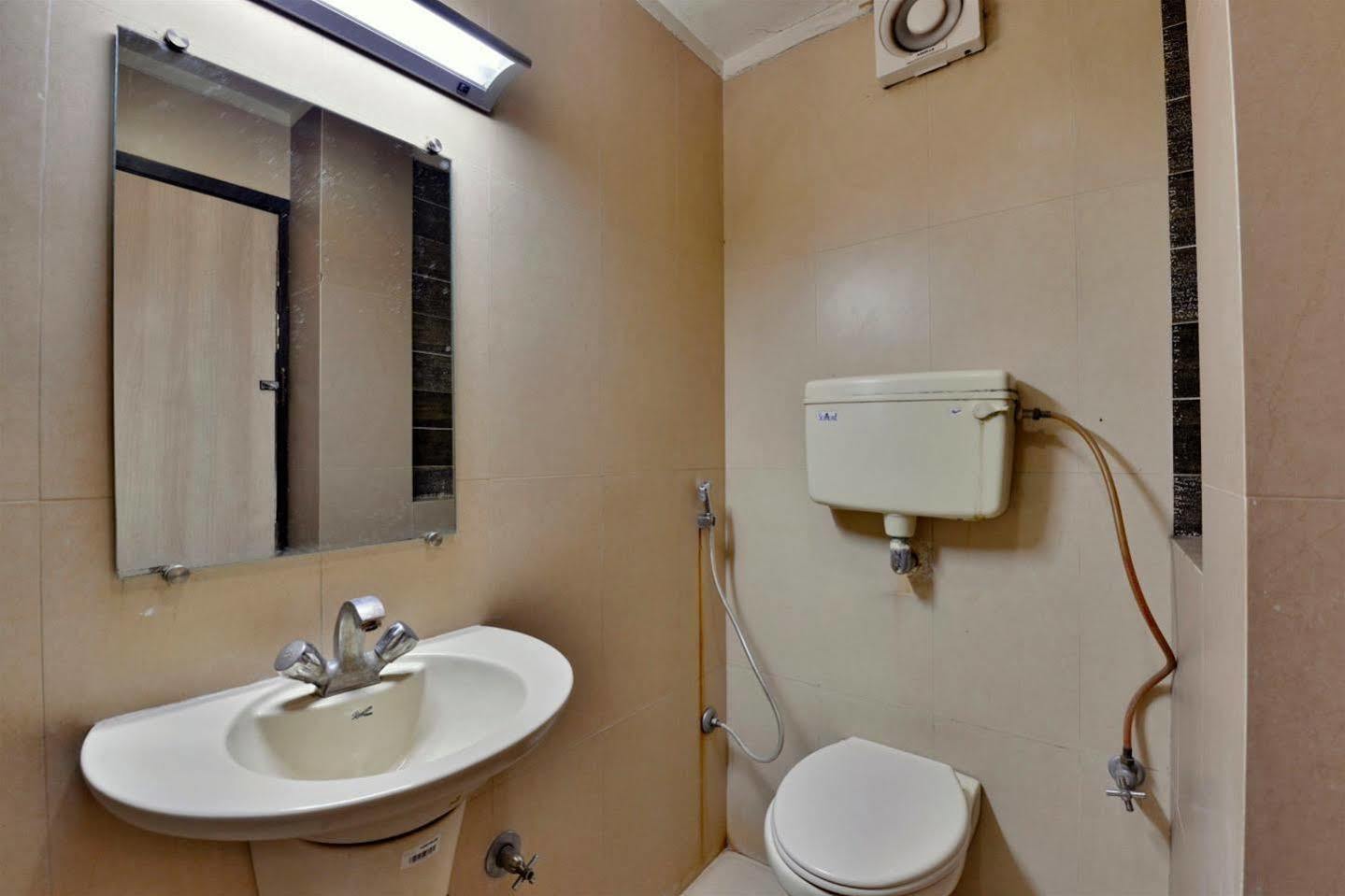 Hotel Kanishka Rāipur Esterno foto