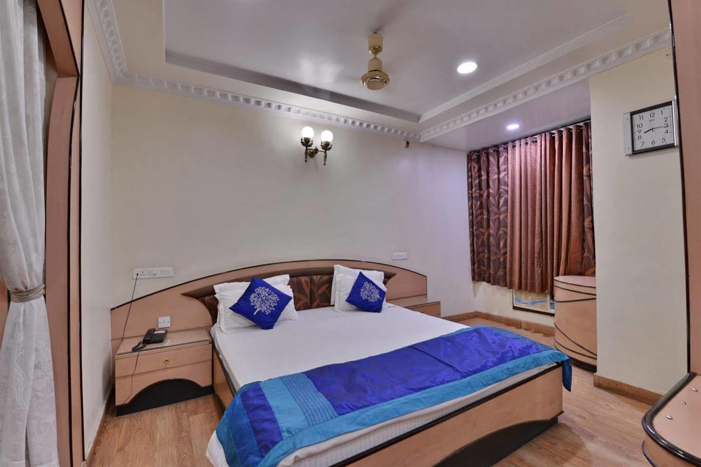 Hotel Kanishka Rāipur Esterno foto