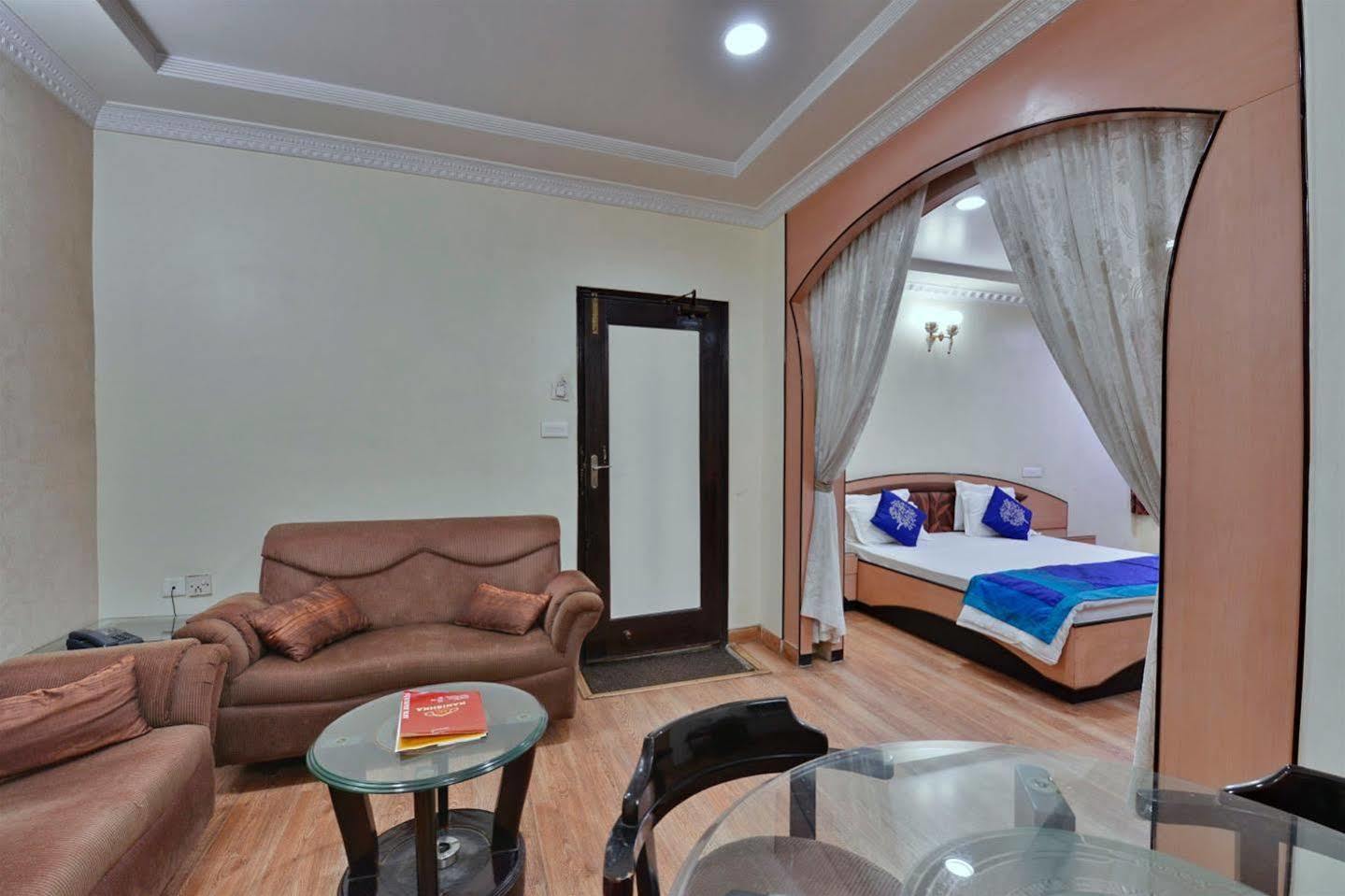 Hotel Kanishka Rāipur Esterno foto