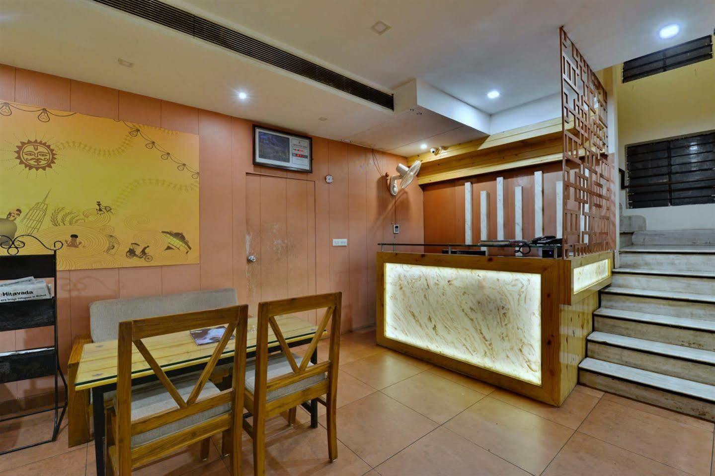 Hotel Kanishka Rāipur Esterno foto